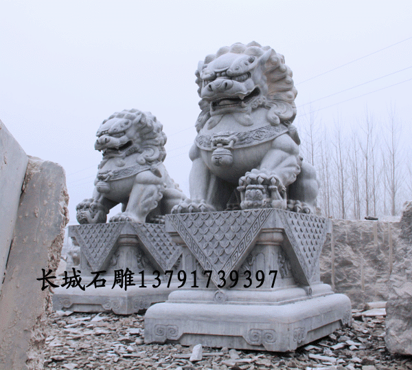 這是在公司剛制作完成的石雕獅子