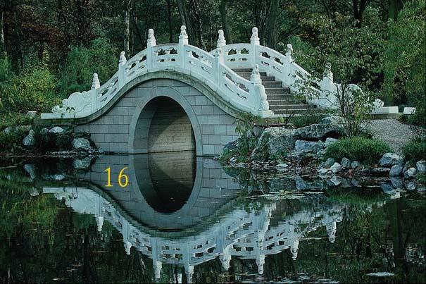 石雕欄桿也叫欄板，石欄桿，宋代稱&ldquo;勾欄&rdquo;，多用于須彌座式臺基上，也有用于普通臺基上。石雕欄桿一般由望柱、欄板和地袱