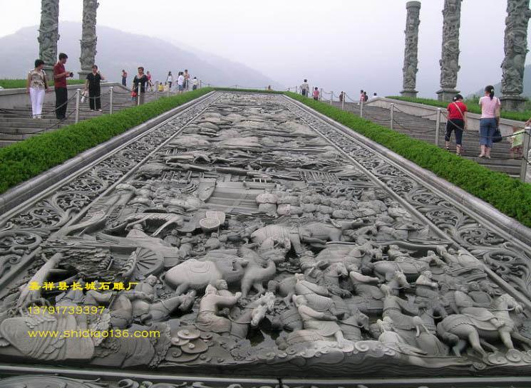 漢代雕刻造型的整體特點(diǎn)和精神氣質(zhì),藝術(shù)特點(diǎn),注重寫意性,神態(tài)表現(xiàn)漢代雕塑在表現(xiàn)對象的時(shí)候,主要是運(yùn)用寫意手法,強(qiáng)調(diào)每個(gè)事物的意象味道的表達(dá),追求事物的本質(zhì),而不是追求事物外表。