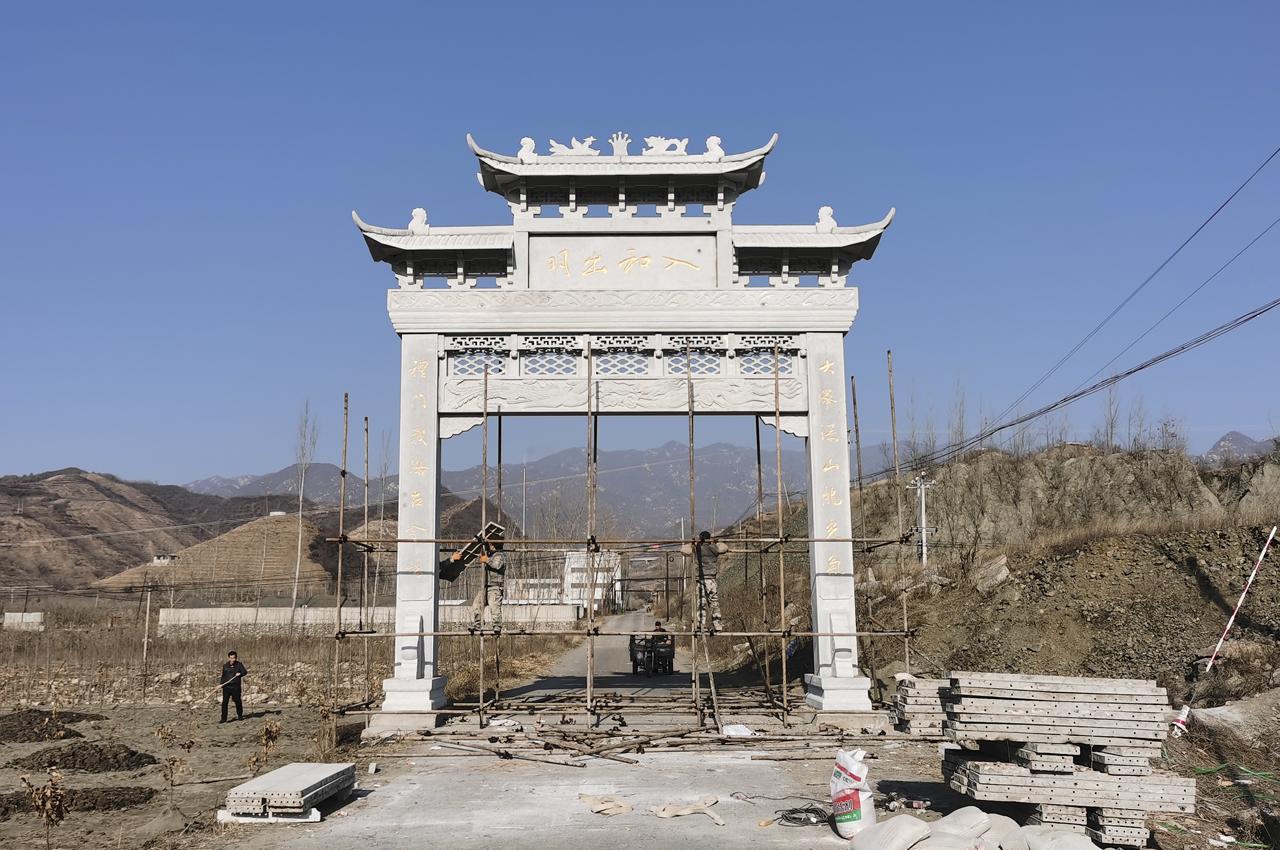 農(nóng)村牌坊 長(zhǎng)城石雕農(nóng)村牌坊圖片